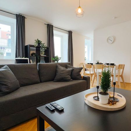 110Qm, 4 Bedrooms, Near Schoenbrunn - Axara Housing Osw 33 Bécs Kültér fotó